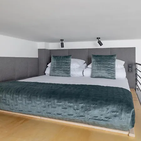 Flint & Feather With Balcony By Square - Old Town דירה קרקוב